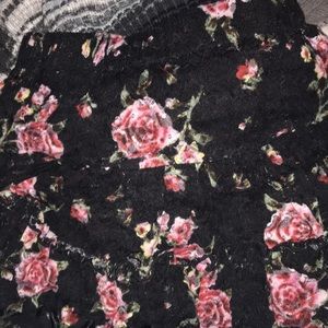 Small Black Floral Skirt!!